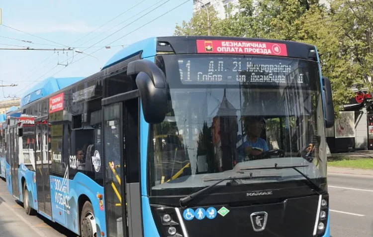 😱🤬 В Кузбассе подросток выстрелил из пневмата по маршрутке с пассажирами
