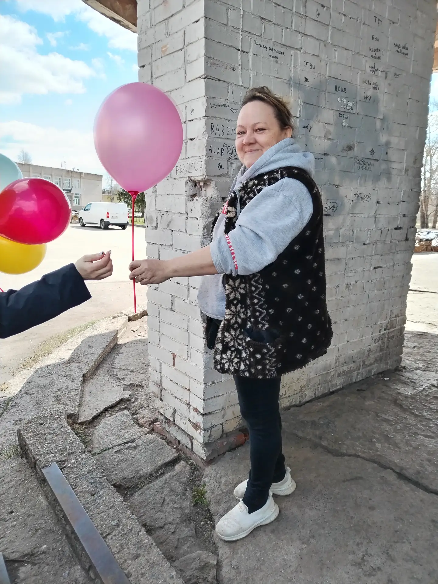 В светлый и радостный праздник Весны и Труда специалисты МБУ «Самойловский культурный центр» поздрав