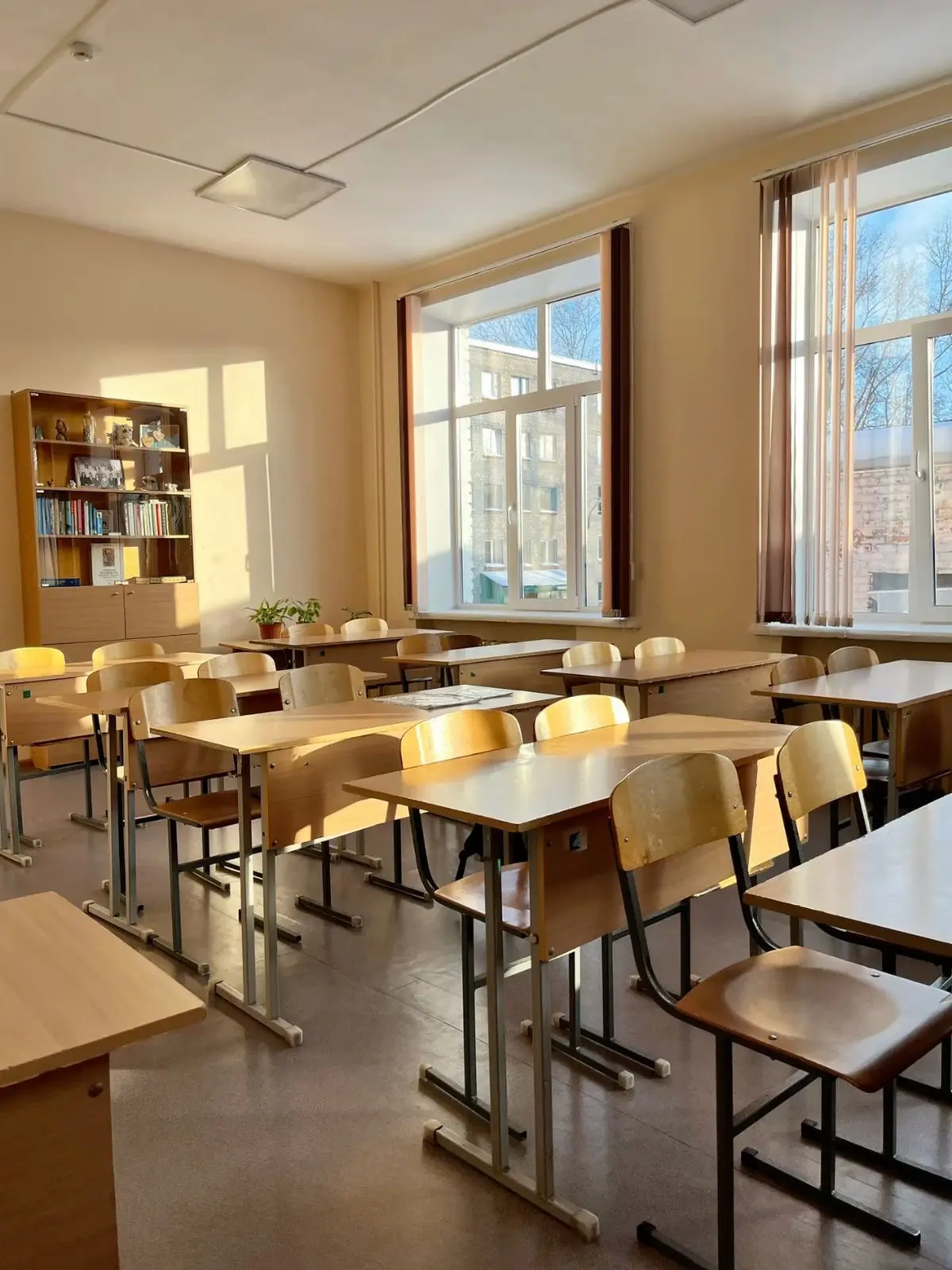 🎒 Школьная обувь — это то, в чём ребёнок проводит большую часть дня.