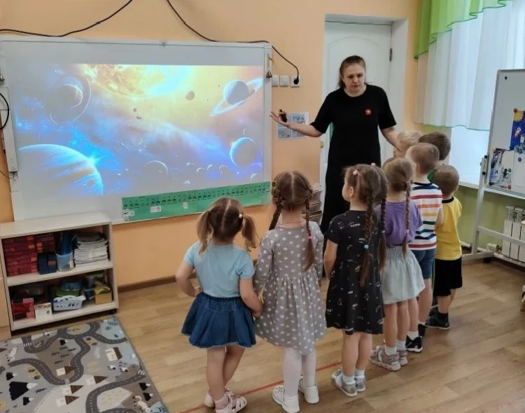 🚀 Звёздное путешествие в средней группе! ✨