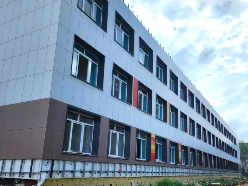 В лицее № 23 города Белоозёрский выполняются финишные отделочные работы