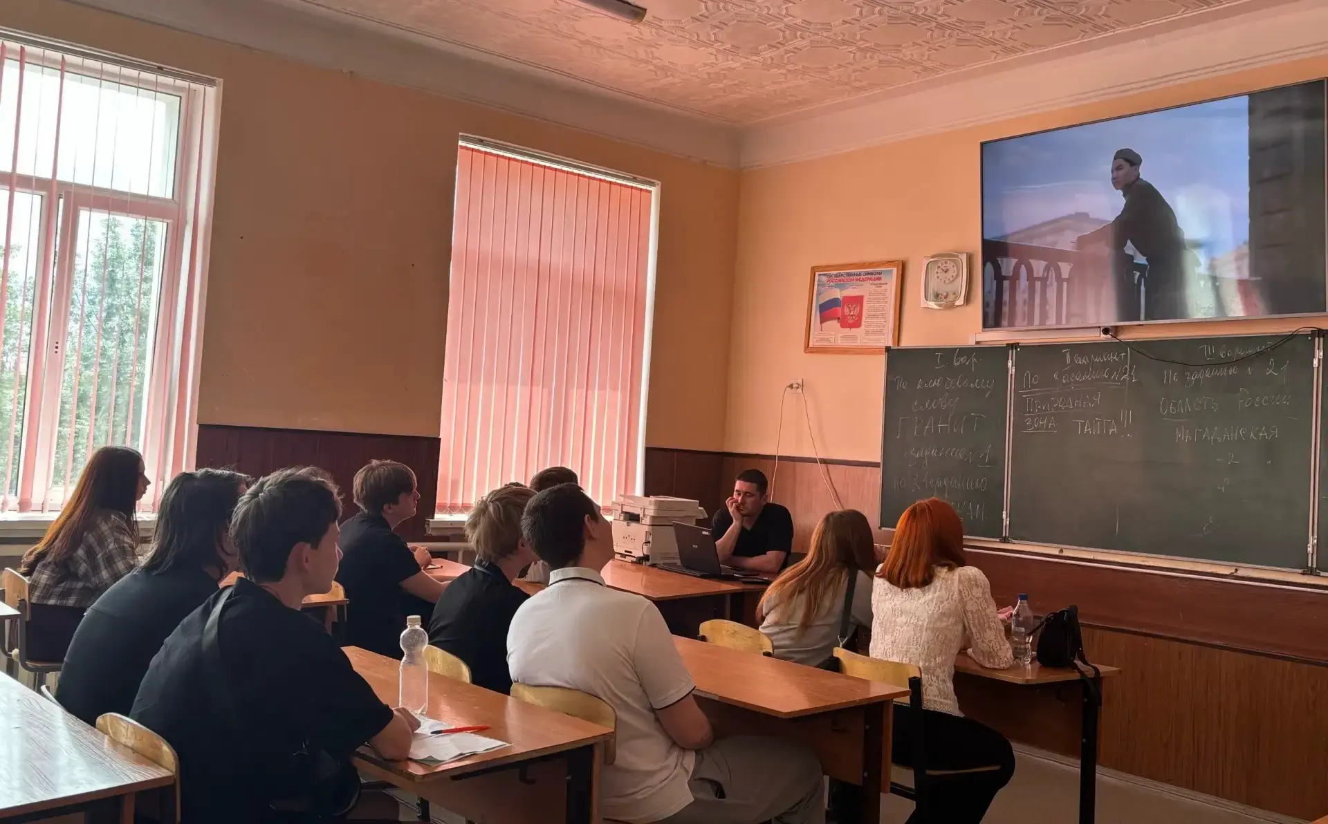 Обучающиеся нашей школы приняли участие в кинолектории «Дети смотрят о Победе».
Мероприятие было пос
