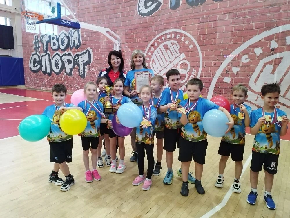 Поздравляем команду нашего детского сада "Волшебный замок"! Они заняли 1 место на районных соревнова