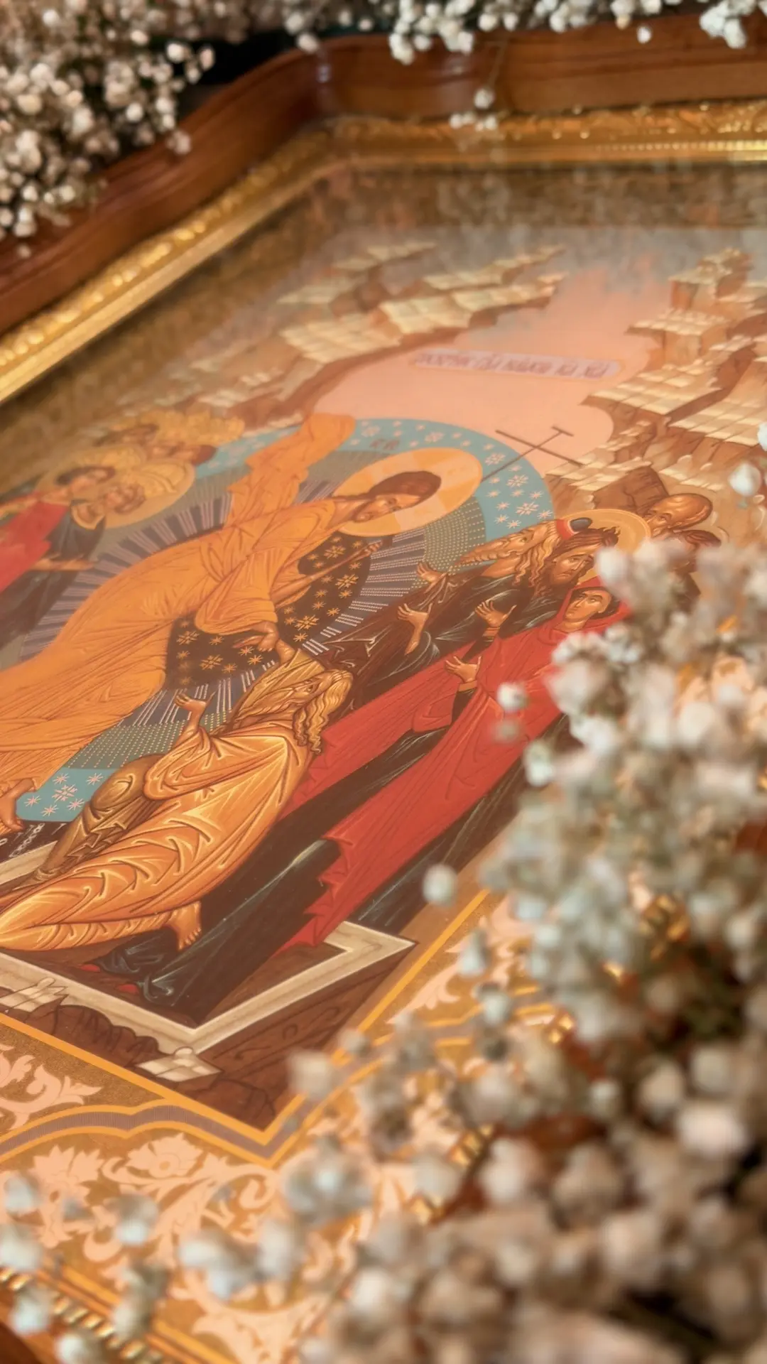 🕊️А мы еще к вечерней службе попали.
Не на всю службу, но всё же, хоть кусочек, но застали.

Большо