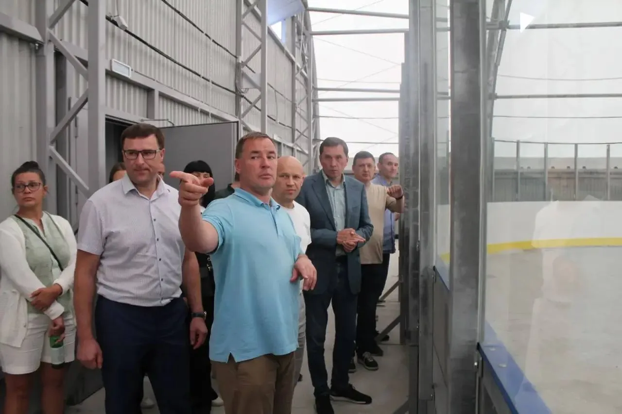 С рабочим визитом депутаты посетили многофункциональный, спортивный комплекс на аллее «110 летия Нов