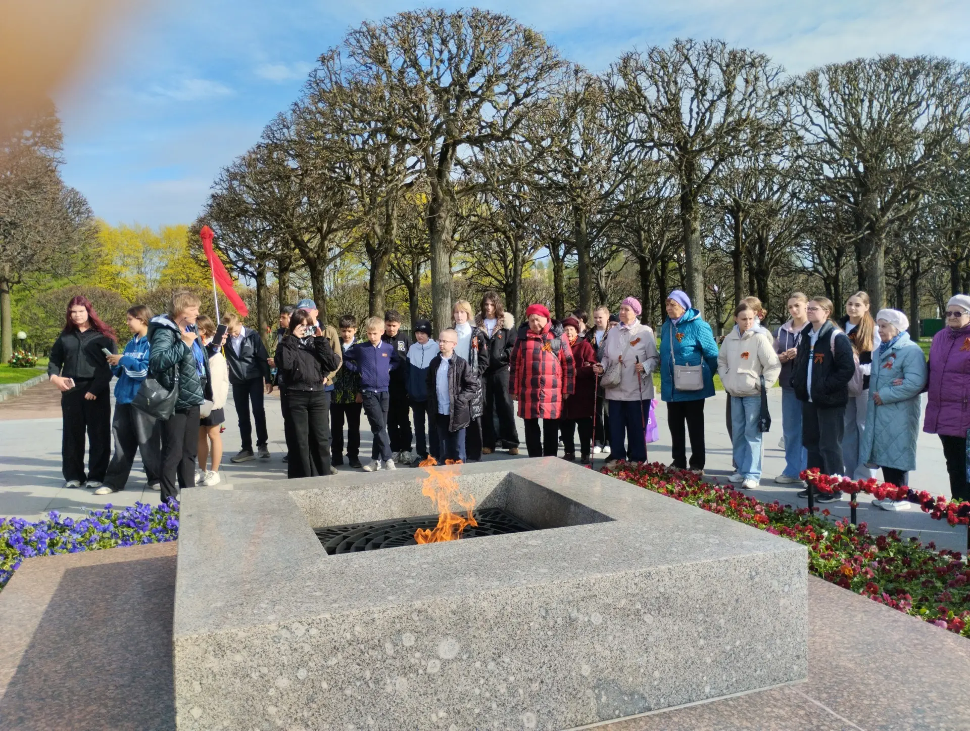 07.05.2026 г. активисты школьного музея приняли участие в районном митинге, посвящённом Дню Победы, 