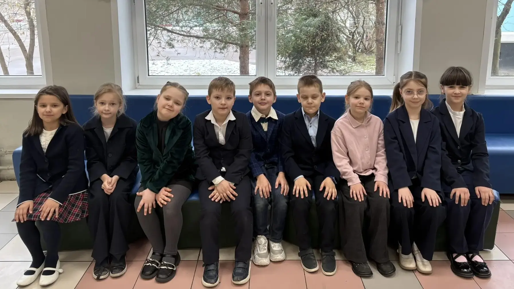 В пиджаках 😎  👍 Вчера в нашей школе прошла тематическая пятница.   🤓 Инициатива, направленная на раз