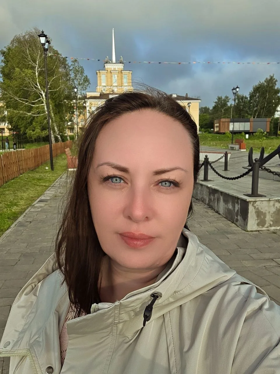 Вчера и сегодня активно работаю, консультирую, подбираю, бронирую, оплачиваю туры.