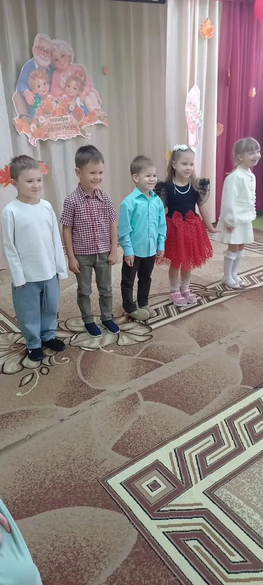 Золотые мелодии осени: в нашем саду прошёл праздник Дня пожилого человека