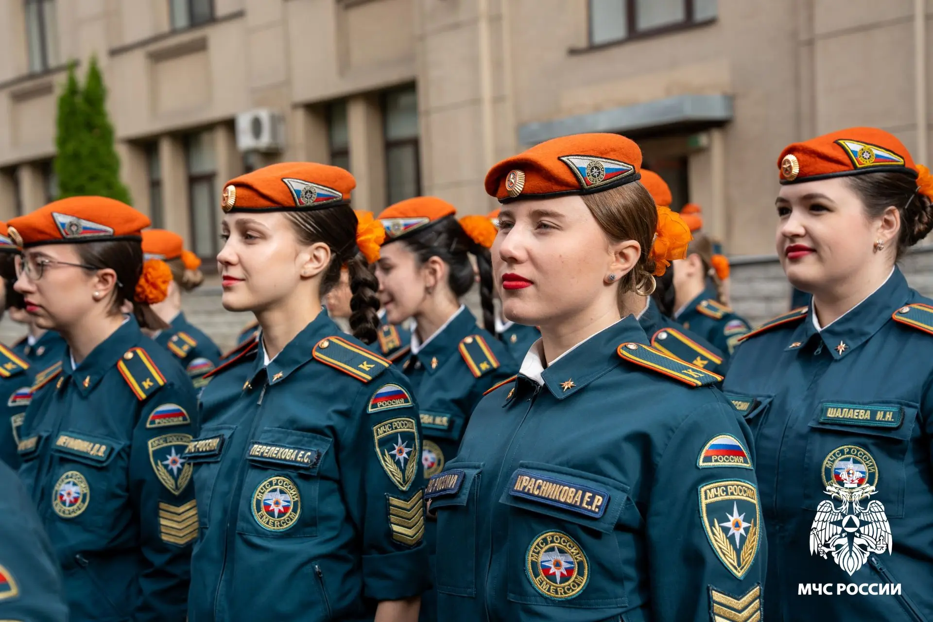 Перед празднованием Дня России в Санкт-Петербургском университете ГПС МЧС России состоялось торжеств