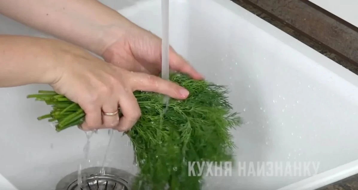 Свежая зелень до 2-х месяцев!   Я и летом так храню зелень. Но зимой и весной намного актуальнее, ве