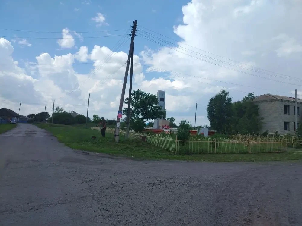 📌На этой неделе в наших селах кипит работа по благоустройству!

🌾 В селе Пищальное обновили стеллу