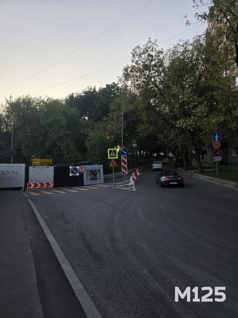 Проезд перекрыт в 1-м Вражском переулке. Это связано со строительством на данном участк...