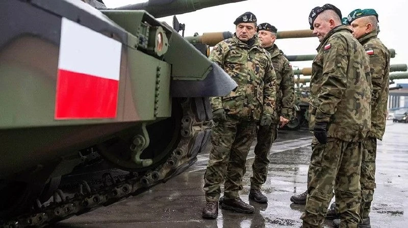 Глава МИД Польши предложил НАТО провести «агрессивные учения» у Калининградской области