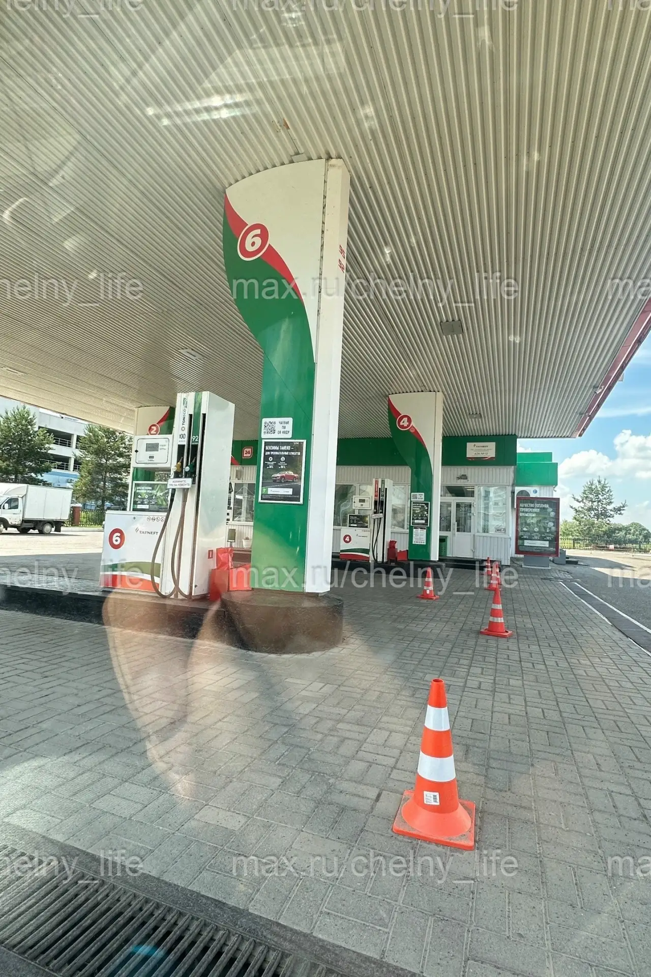 При въезде в город заправка Татнефть закрыта , так же и на пр. Раскольникова 😳

📍 Набережные Челны