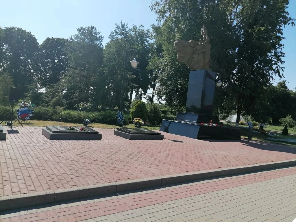22 июня «День памяти и скорби…» – этот день напоминает нам обо всех погибших в боях, замученных фаши