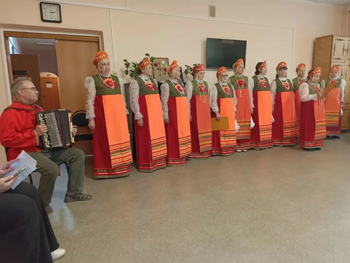 ✅10 июня 2026 года социальных работников Центра с праздничной датой пришел поздравить с...