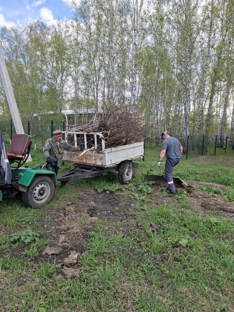 Сегодня в нашем детском саду состоялся очередной субботник! В рамках субботника, была у...