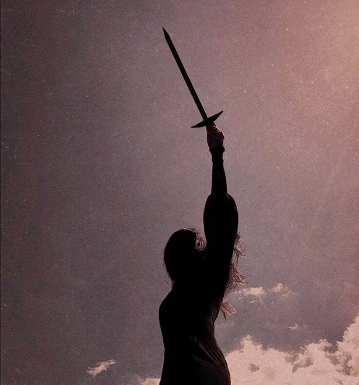 Кажется, все уже где-то там — успели, добились, разобрались. А ты будто всё ещё на черн...