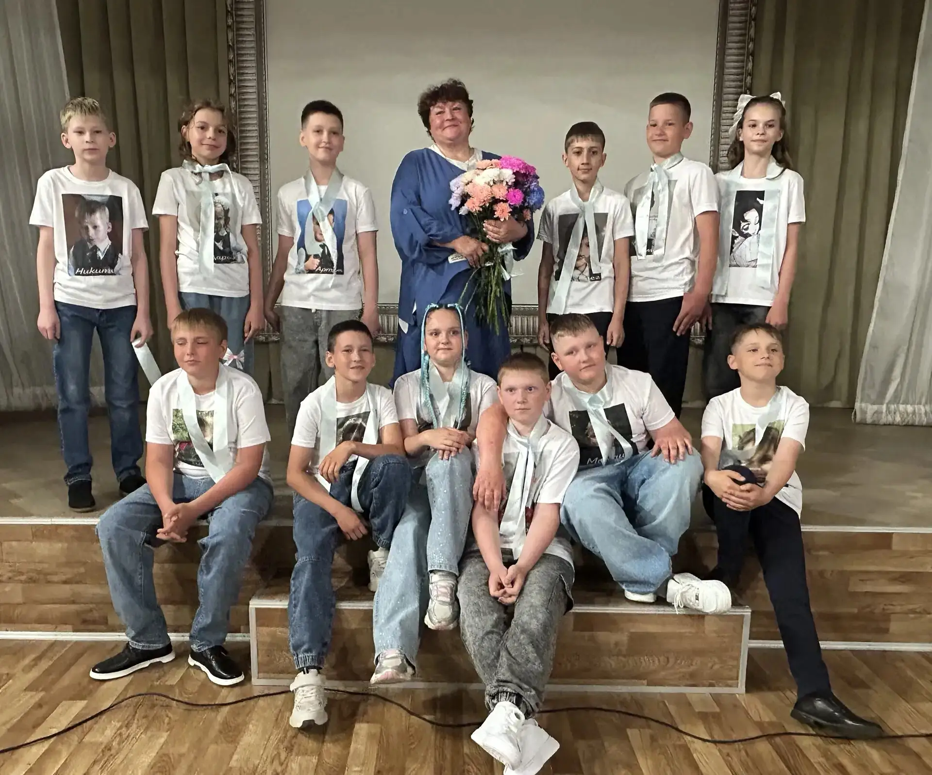 🎉 Сегодня в нашей школе состоялся долгожданный выпускной у 4Б класса! 🎓✨