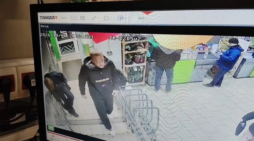 Доброго времени суток, родители этих подростков просьба выйти на связь, ваши чадо нанес...
