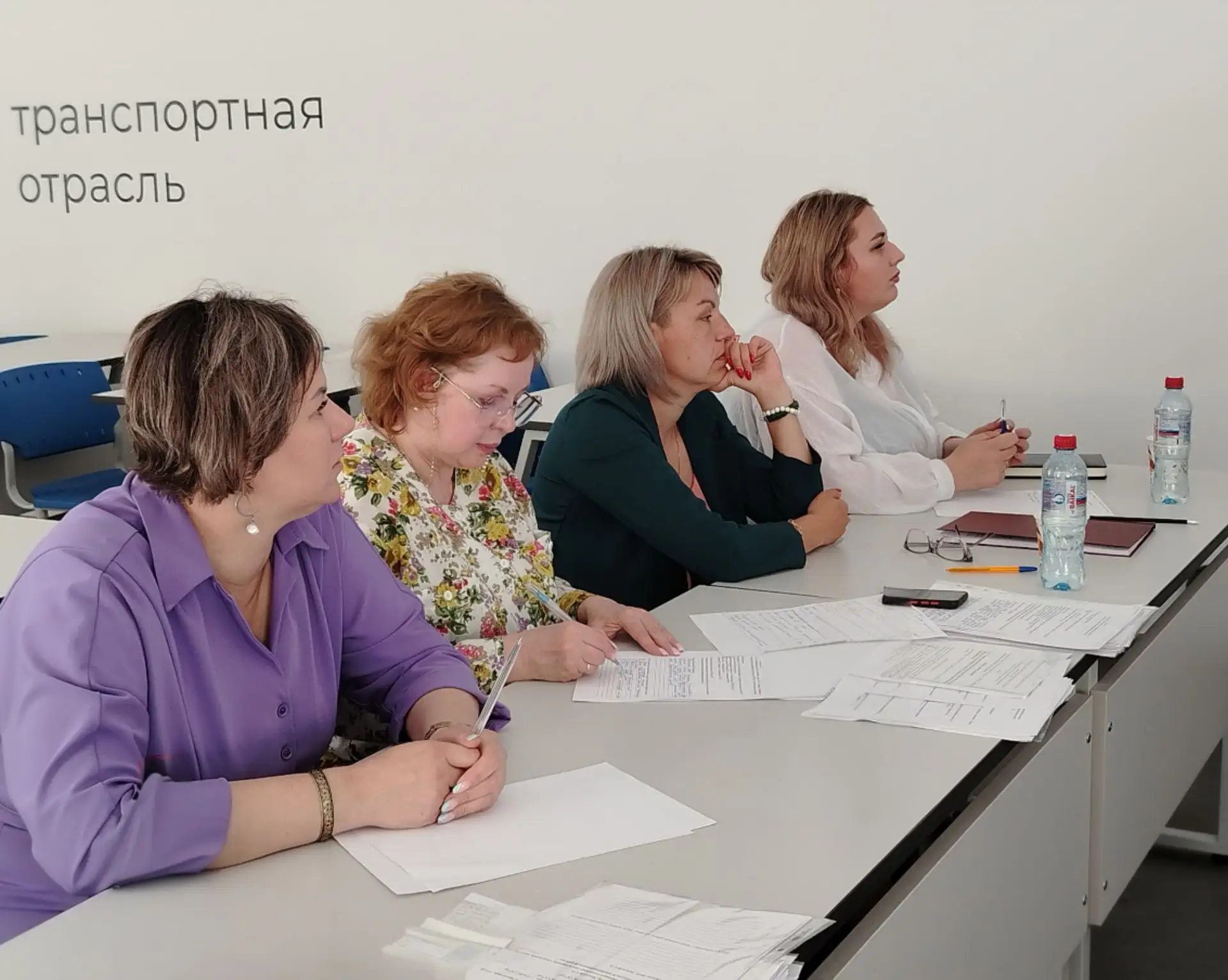 📌 Защита ВКР специальности 08.02.05 "Строительство автомобильных дорог и аэродромов"

🔹 Выпускники