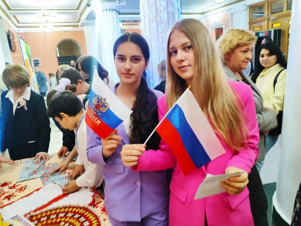 Библиотеки Ашинской ЦБС присоединились к празднованию главного государственного праздника - Дня Росс