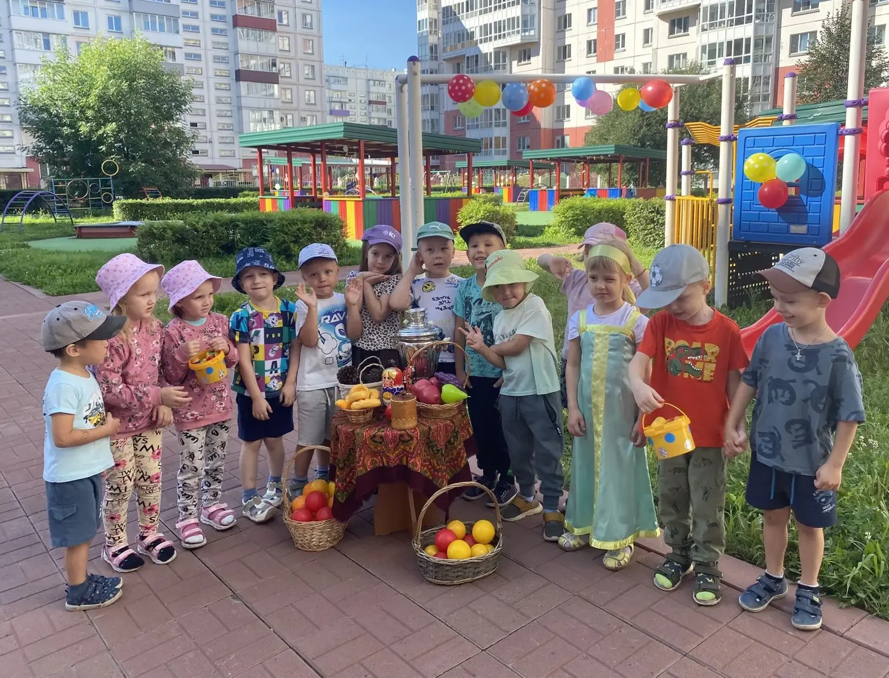 🎉 Фольклорное развлечение «Спас — всё про запас!» в старших группах! 🎉
