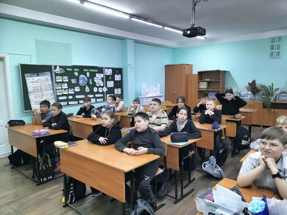 Сегодня в нашей школе прошли классные часы на тему пожарной безопасности в лесу. Ученики узнали о пр
