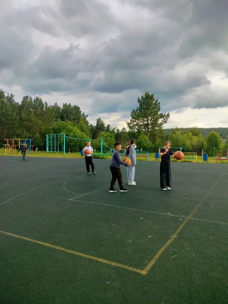 Второй день работы пришкольного лагеря «Радуга» прошёл активно и насыщенно.
