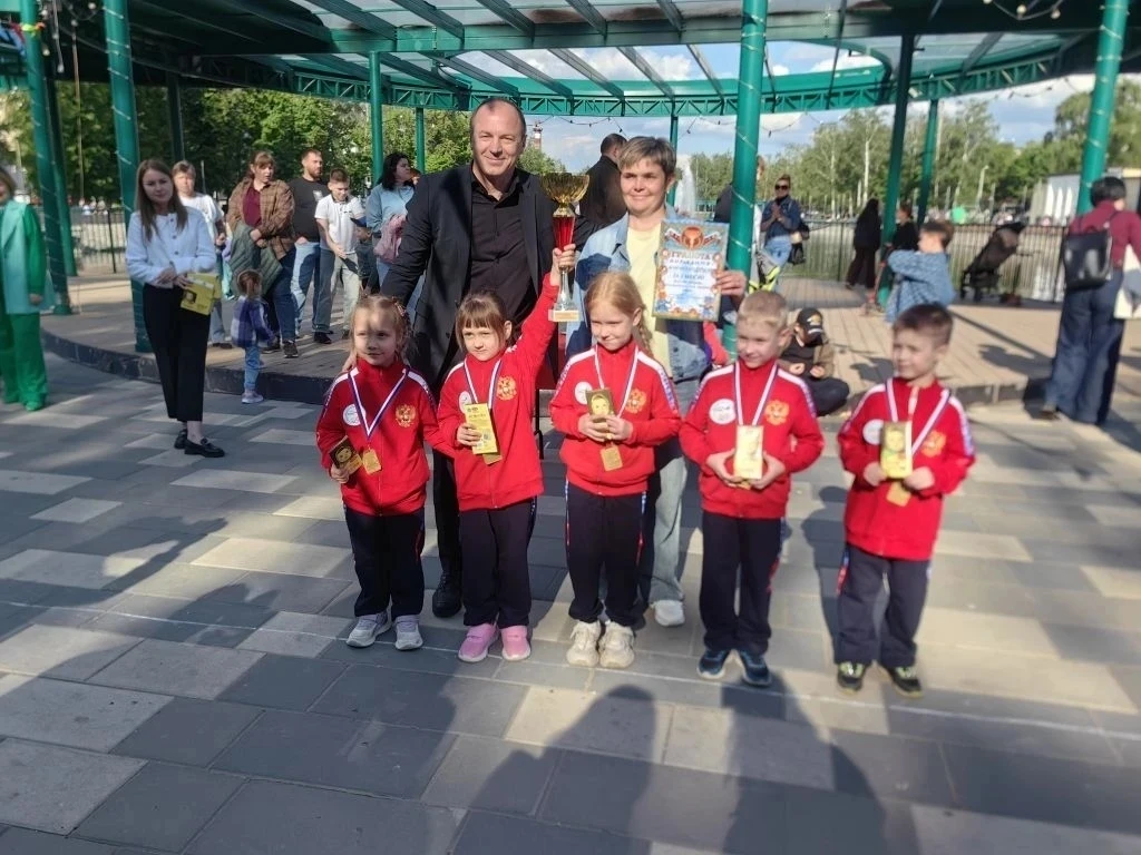 Сегодня на пешеходной зоне у Свиридовского пруда было шумно и весело! Там прошли "Весёл...