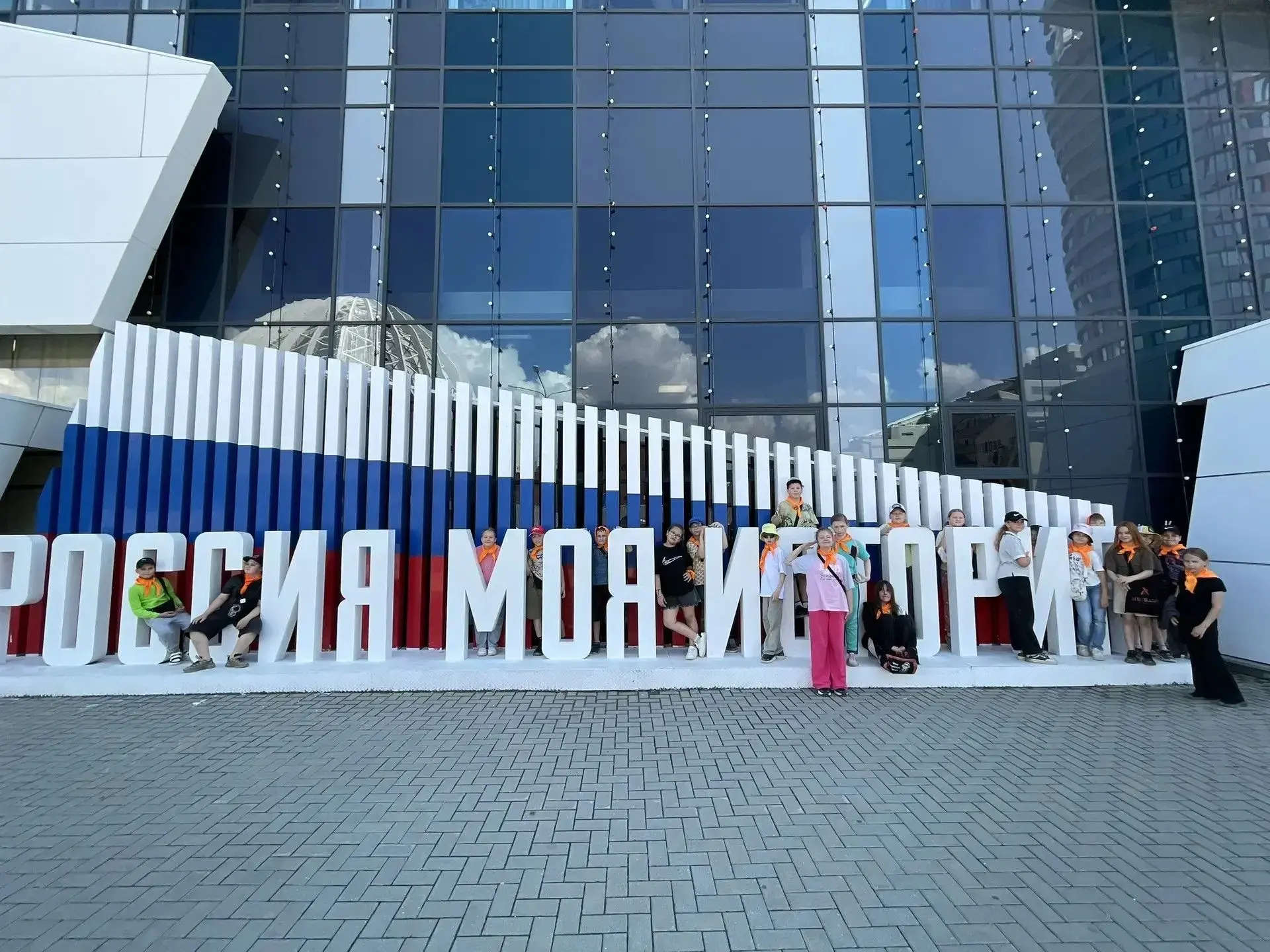17 и 18 июня ребята посетили музей "Россия, моя история". 
Детям рассказали о костюмах народов Росси