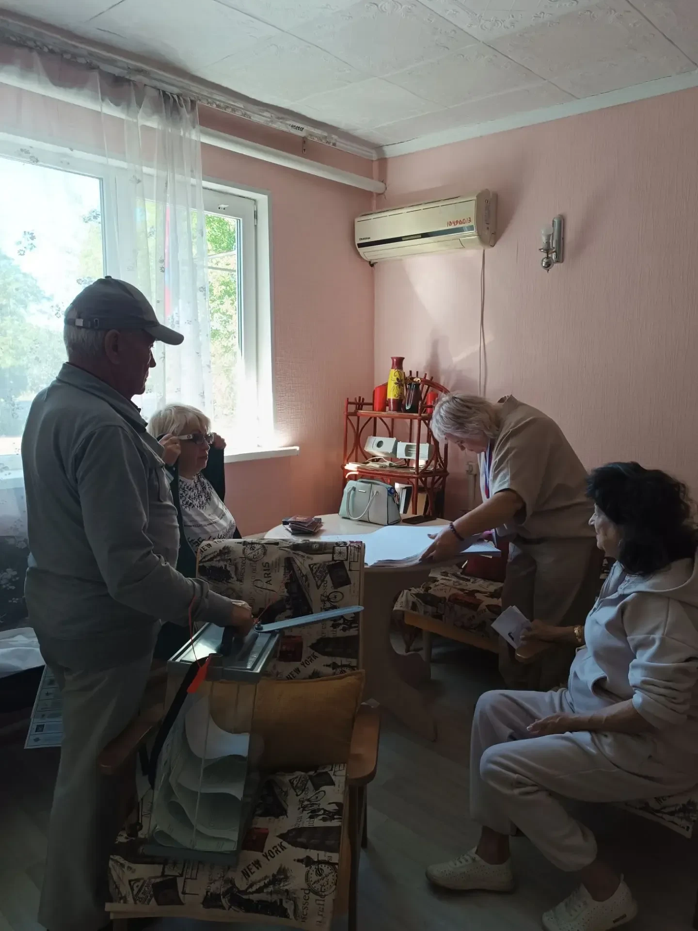 Изображение 6 к публикации «ГБУСО КЦСОН Новоазовского района»