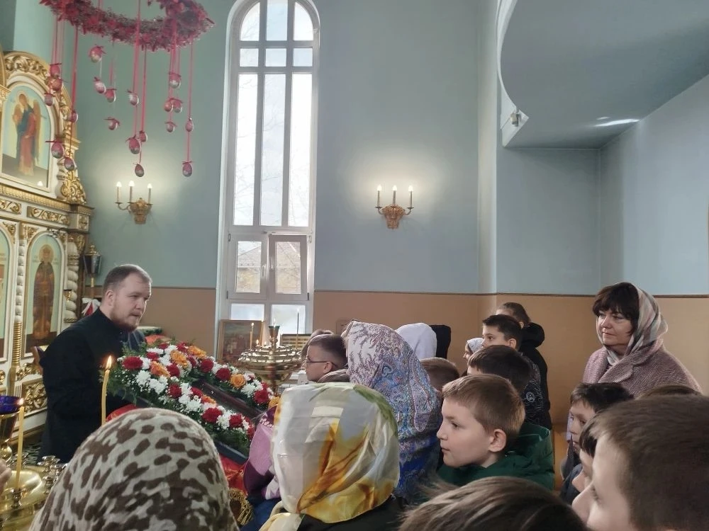 ПРАВОСЛАВНАЯ БЕСЕДА   ✏️14 апреля 4 " В" и 4 "Б" классы в рамках урока ОПК посетили Часовню.  ✨️Дети