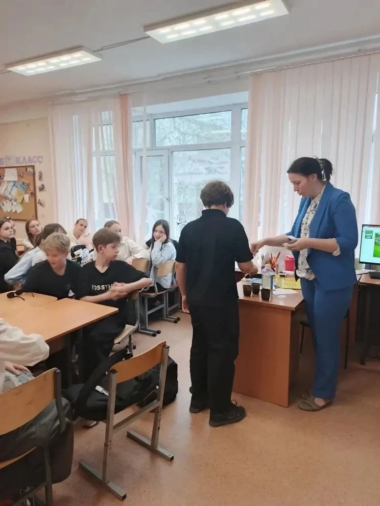🌲В рамках проекта проекта «Эконаставники Первых: живые тропы Югры» 21 и 22 мая в нашей школе прошли 