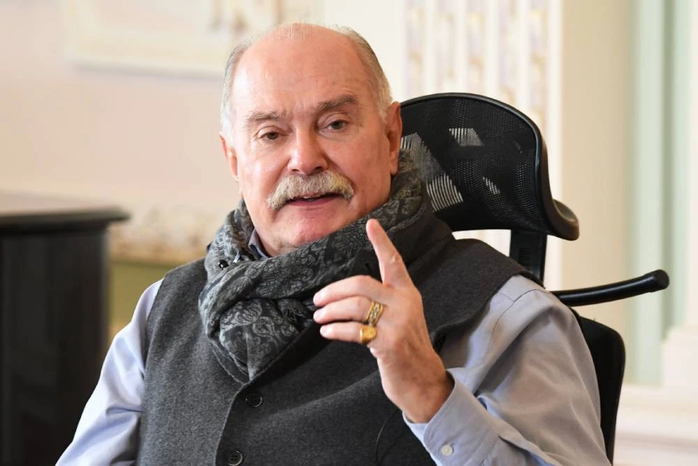 Никита Михалков попросил Александра Сокурова переадресовать письмо о бедственном положе...