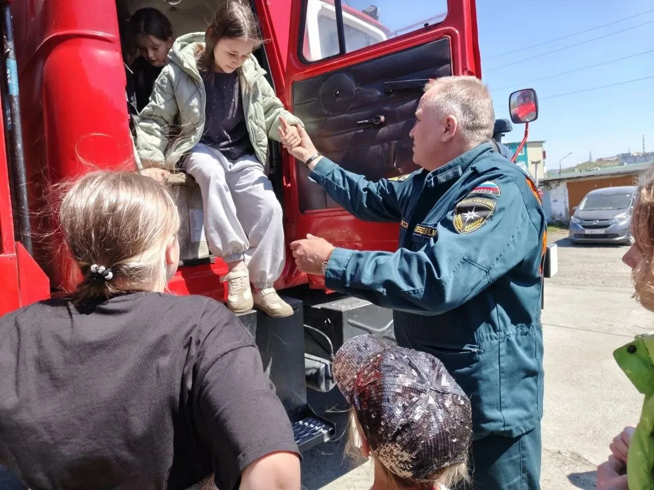 9 июня воспитанники пришкольного лагеря посетили Пожарно-спасательную часть 2 расположенную на улице