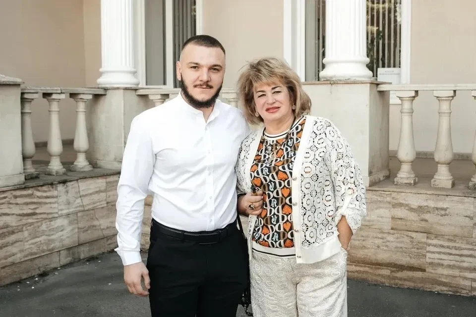 «Если бы не они, я бы сошла с ума»: 16 приемных детей стали спасением после смерти мужа и двоих родн