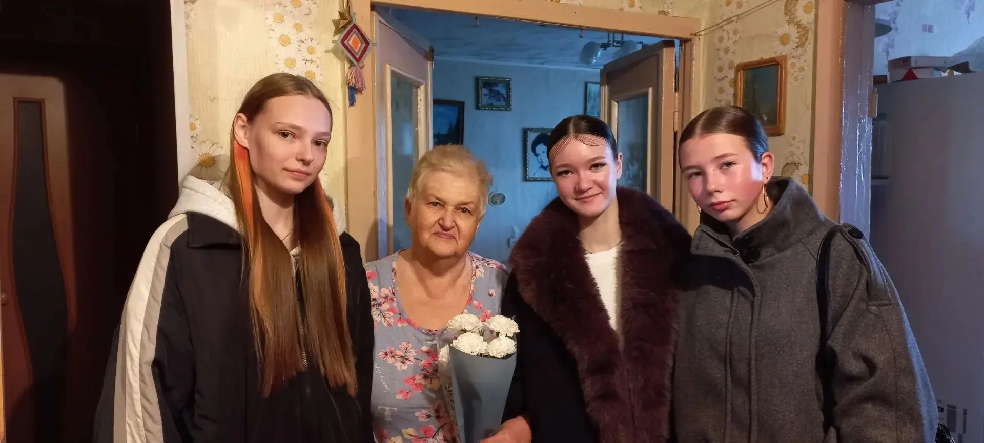 Накануне Дня Учителя получила поздравления от учащихся 8 "б" класса МБОУ "Лицей" уважае...