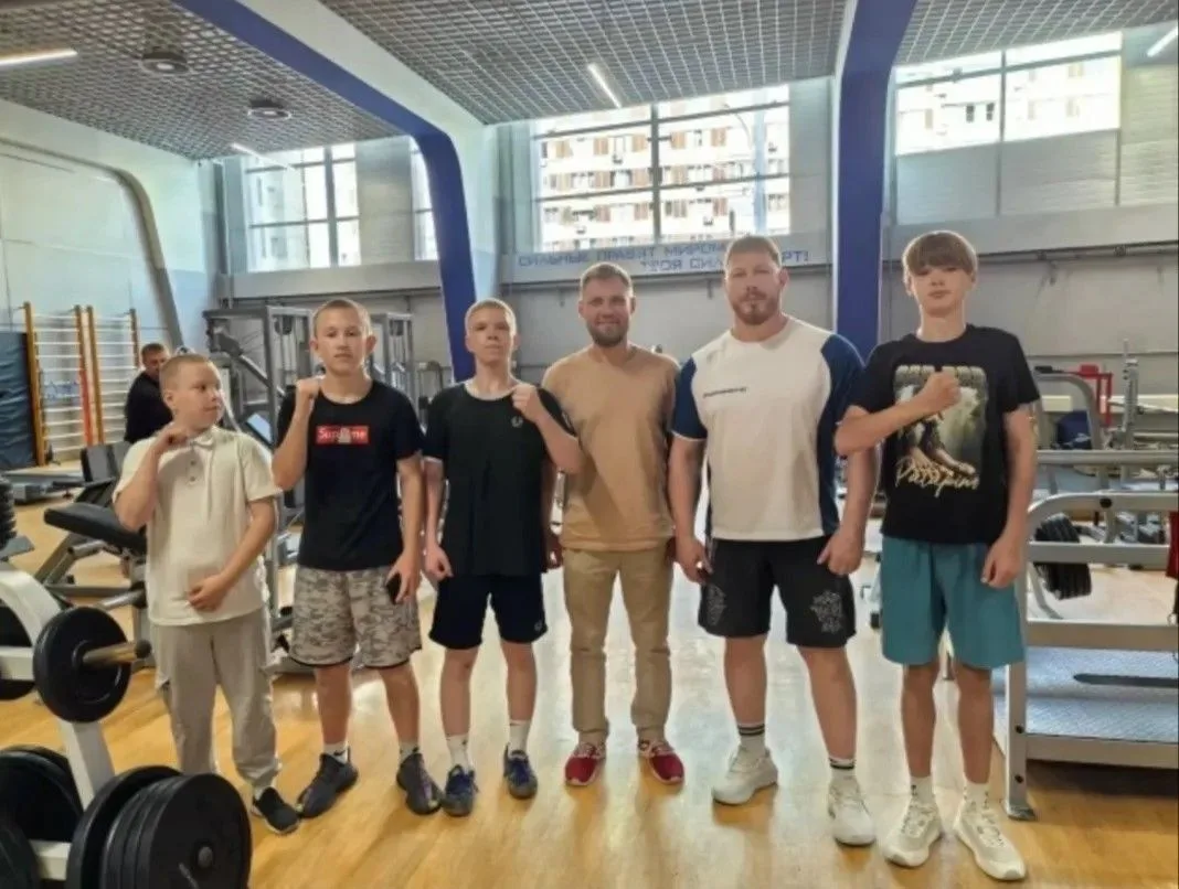 Учащийся 6Б класса стал участником городского проекта «СВОи ДЕТИ»

Участники проекта «СВОи дети» выш