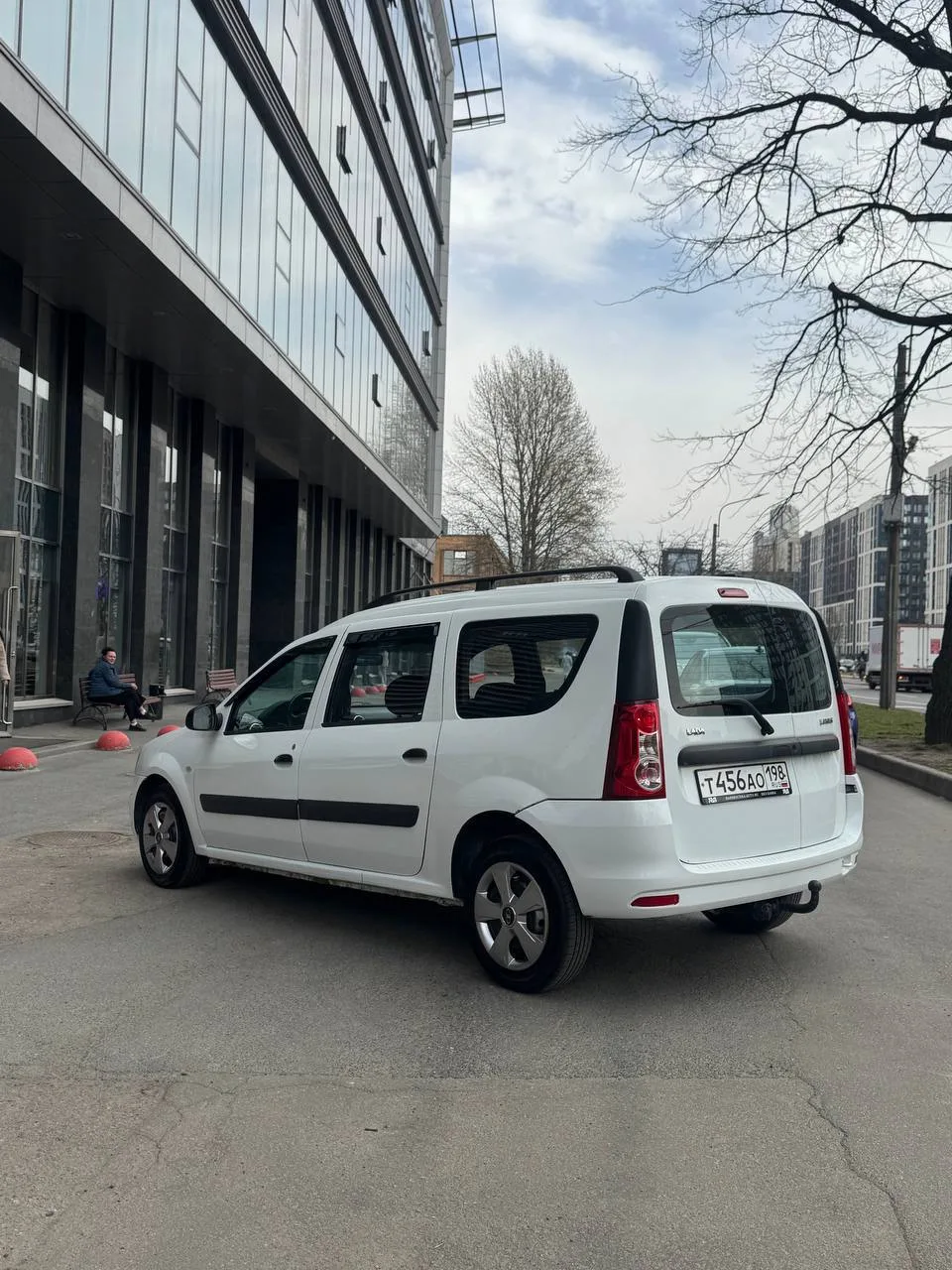 LADA LARGUS 7 мест люкс  ▪️ Год выпуска — 2019 ▪️ 1.6 | механика | 87 лс ▪️ 173 тысяч пробег  ▪️ 7 м