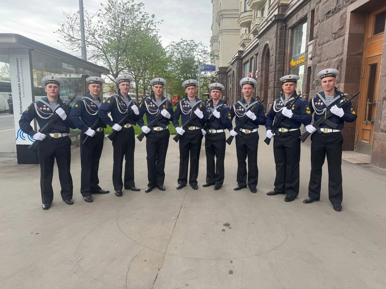 Парад Победы на Красной площади состоялся. И среди тысяч отточенных шагов, под ритм оркестра и гул и