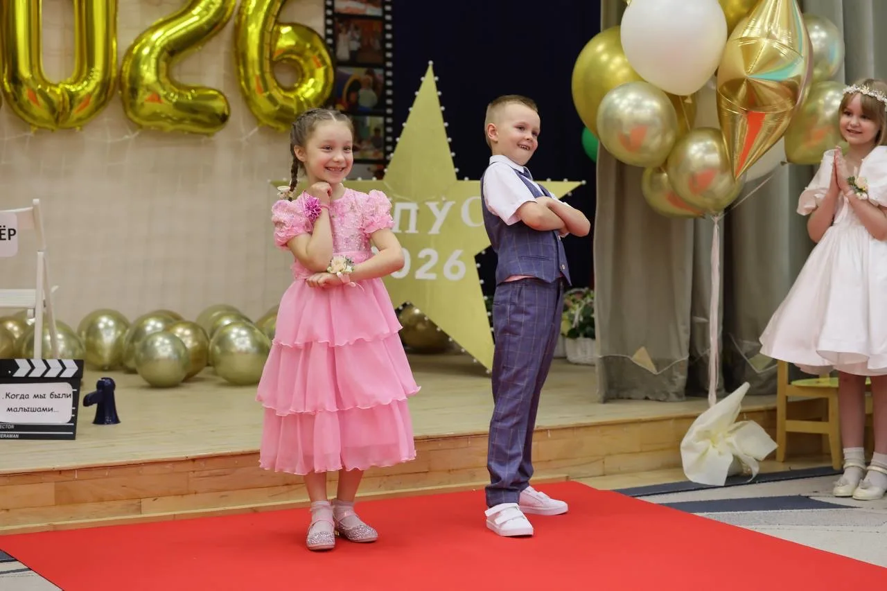 🎬 Голливуд отдыхает: настоящие звезды вышли на красную дорожку сада «Умка»!  ✨ Вчера наш уютный зал 