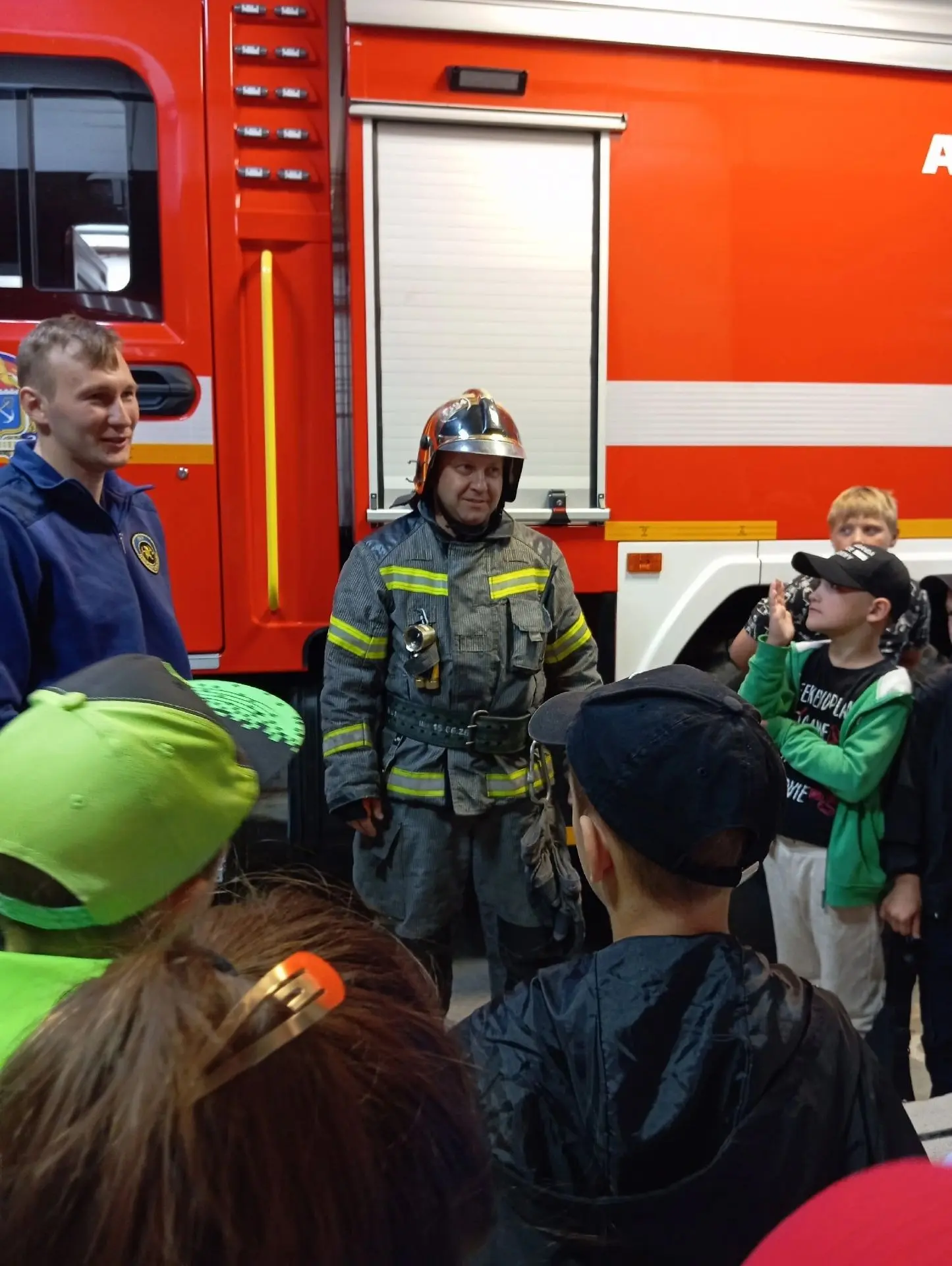🎉 19‑й день в ДООЛ «Солнышко»: море впечатлений и полезных знаний! 🎉

🚒 Первый отряд побывал в по