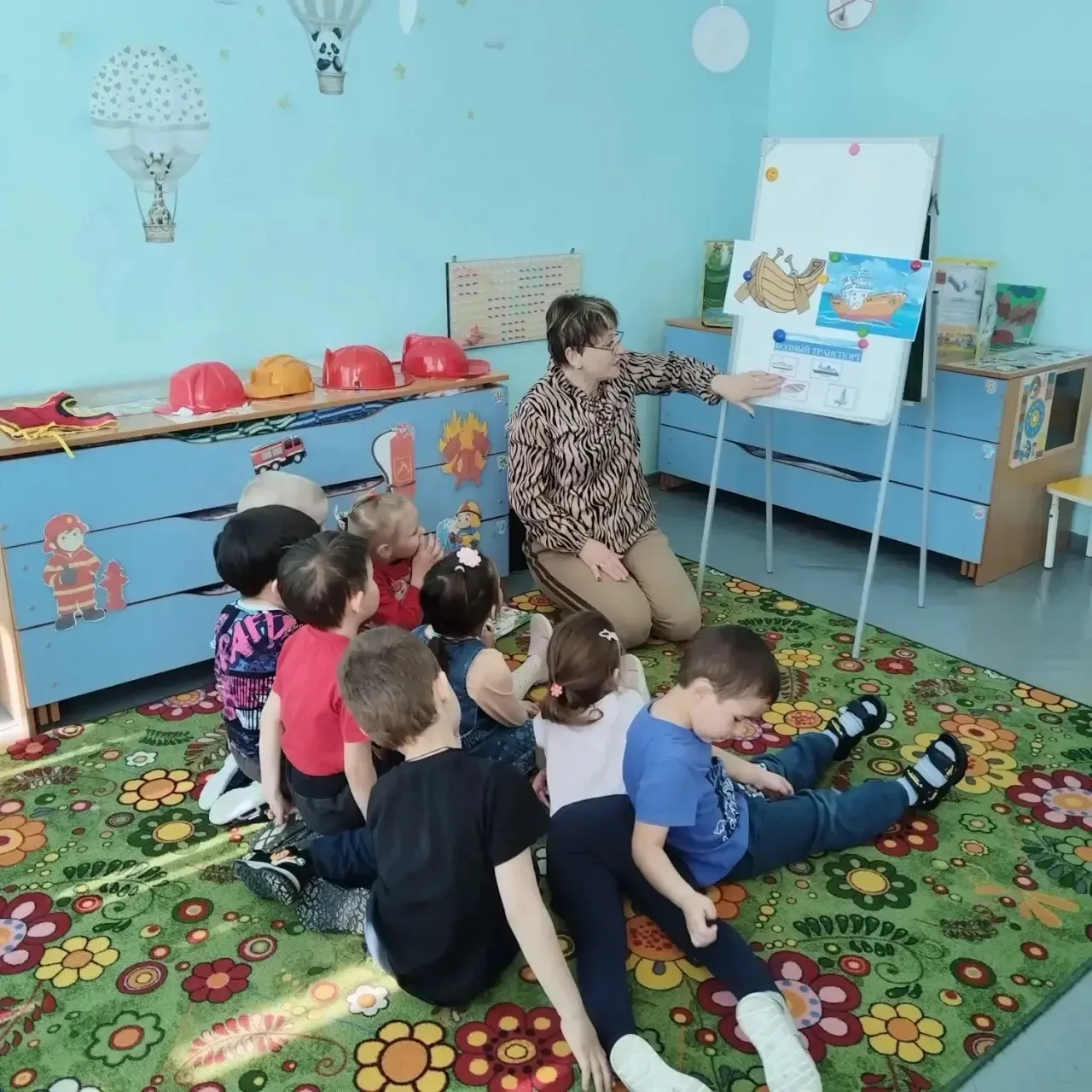 В средней группе «Светлячки» прошло интересное занятие по аппликации «Мышонок-моряк». З...