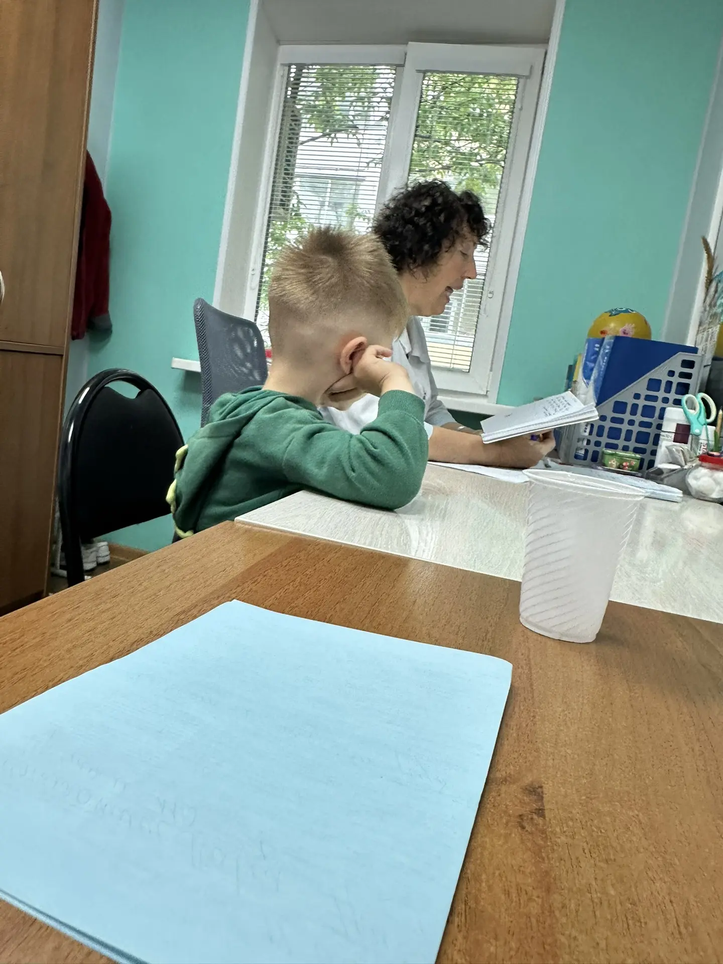 Помимо дня рождения Ян не пропустил урок у логопеда)