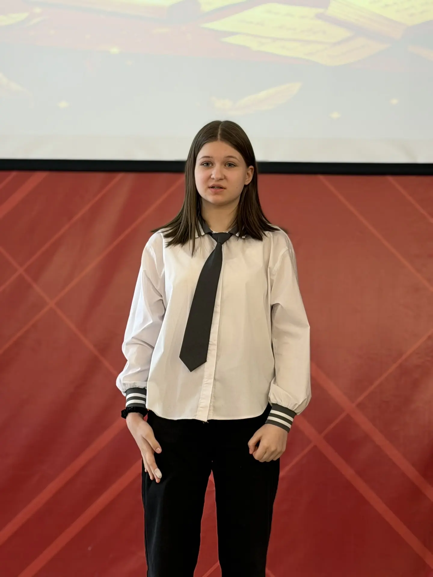 🦉 Школьный Совёнок спешит поделиться вдохновляющим и новостями! 🦉  В честь Дня поэзии в нашей школе 