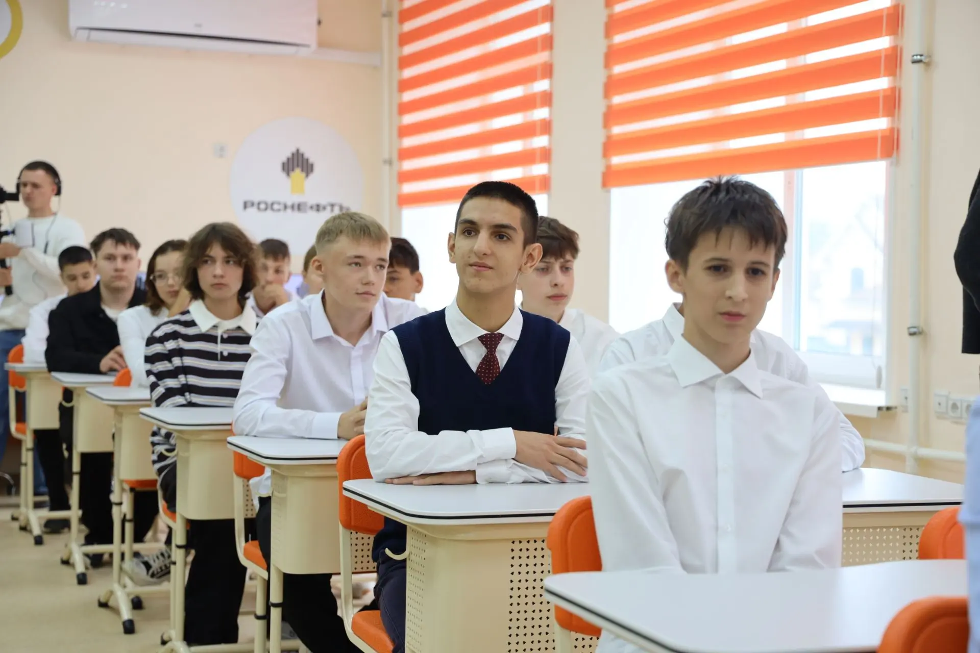 Новый учебный год в Каменской школе начался с приятного события.