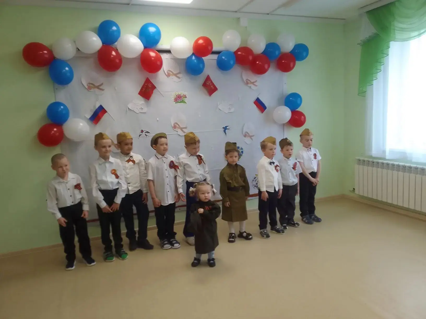 8  мая провели утренник, посвящённый празднованию Дня Победы.