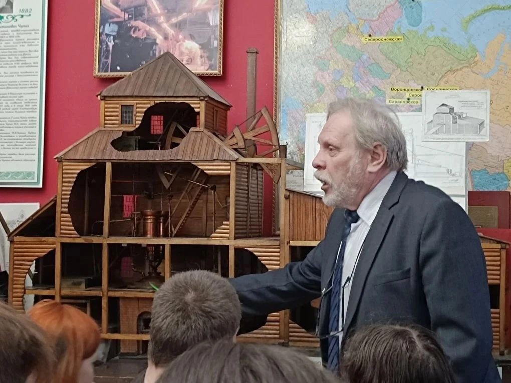 Будущее начинается сегодня: восьмиклассники МАОУ СОШ № 48 посетили колледж им. И.И. Ползунова 🎓🛠️ 🛑5